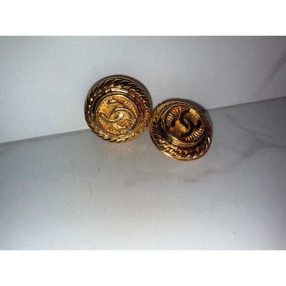 Chanel CC Round Rope Earrings - Vintage Gold-Tone - Picture 1 of 5